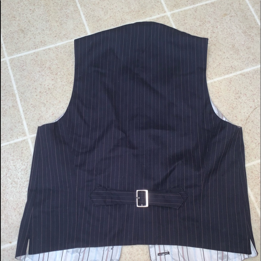 Vest - Picture 2 of 2